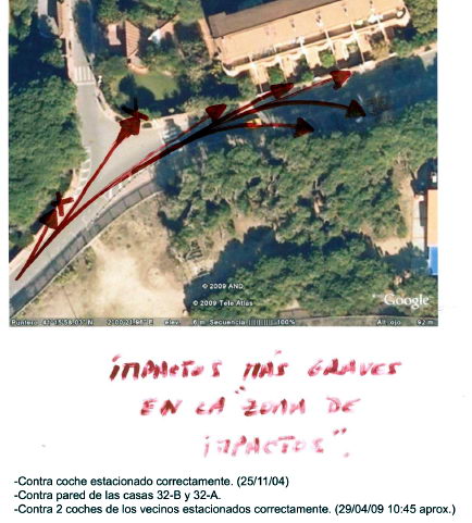 Imatge del dossier realitzat pels vens del carrer Calafell de Gav Mar per assenyalar la perillositat d'un dels seus trams (Juliol de 2009)